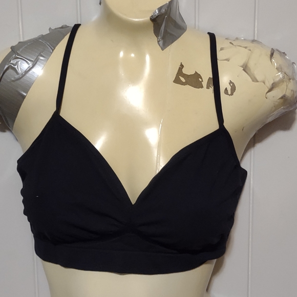 yumme Other - New condition sport Bra for women size L